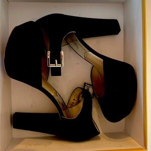 Lightly worn MK Mary Jane’s